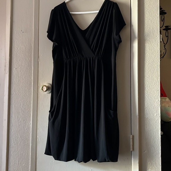 🌼FOR BUNDLE ONLY🌼Torrid V-neck Dress - Picture 3 of 15
